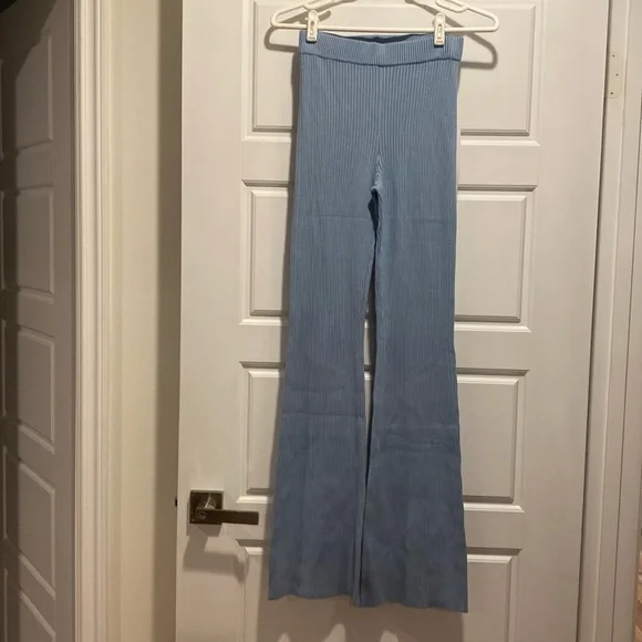 Denim knit high waist flare pant Celestial Blue/Dark Celestial Blue
Size XS - Picture 3 of 6